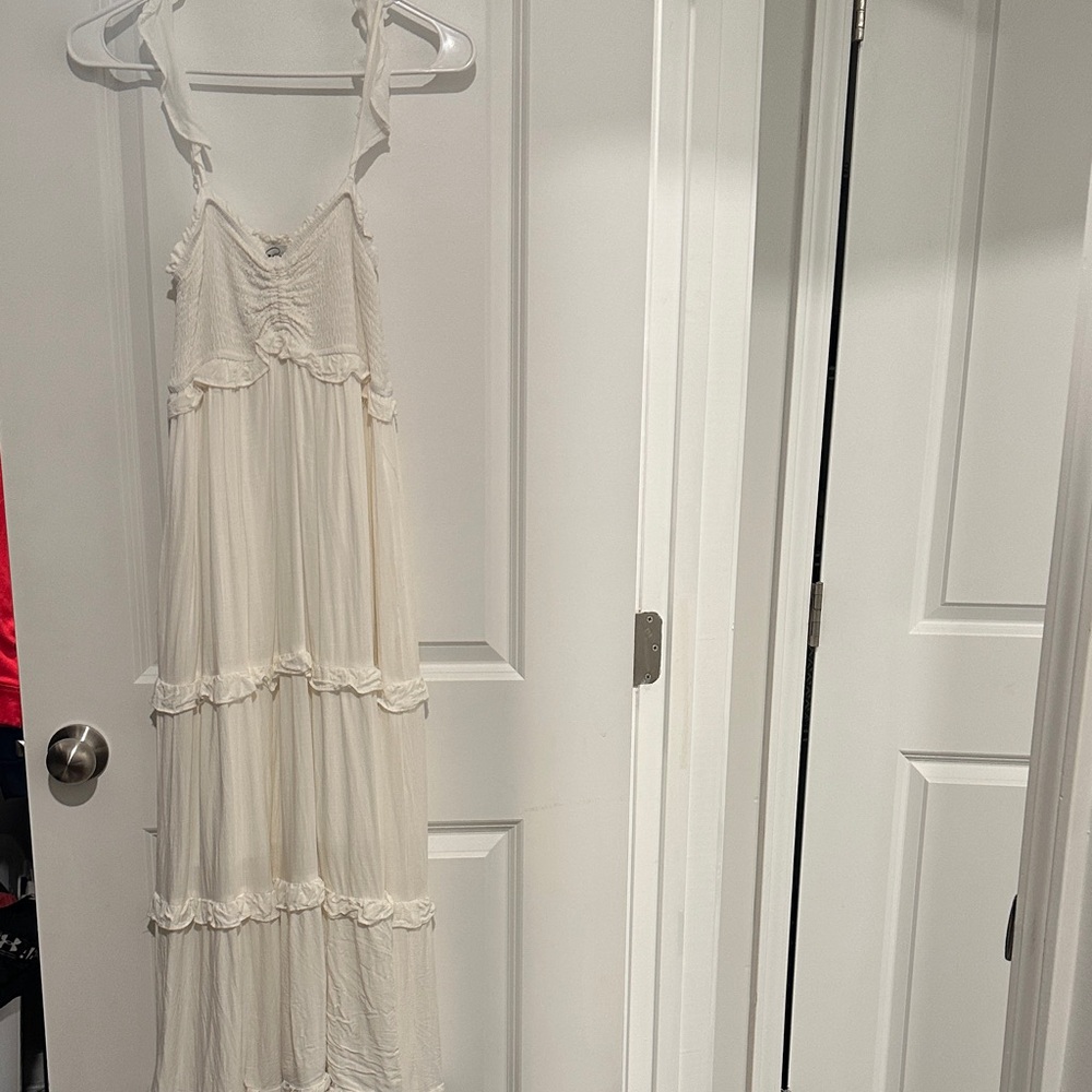 Elegant White Maxi Dress